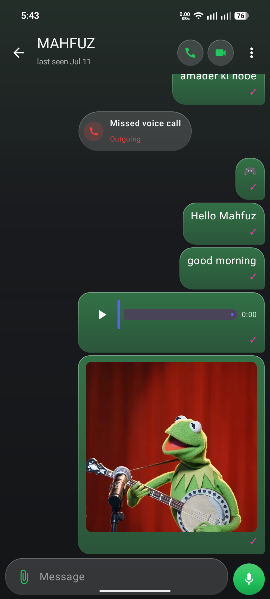 Android conversation with messages and voice notes
